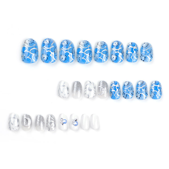 Artistic nail extensions with sparkling accents Bowlift