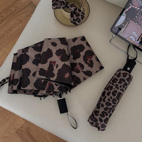 Women's Foldable Umbrella in Modern Leopard Pattern Bowlift