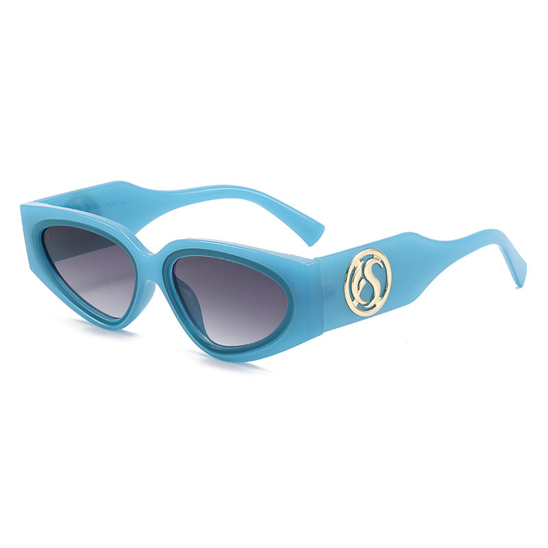 Women's Cat-Eye Sunglasses with Luxurious Frame and Glamorous Details Bowlift