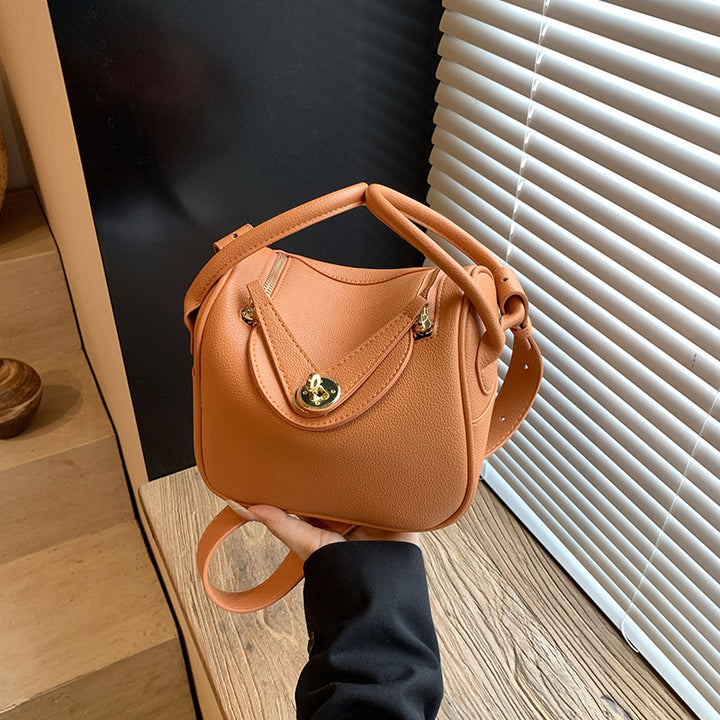 Chic Textured Handbag Bowlift