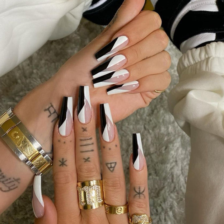Fake nail set with modern geometric designs Bowlift