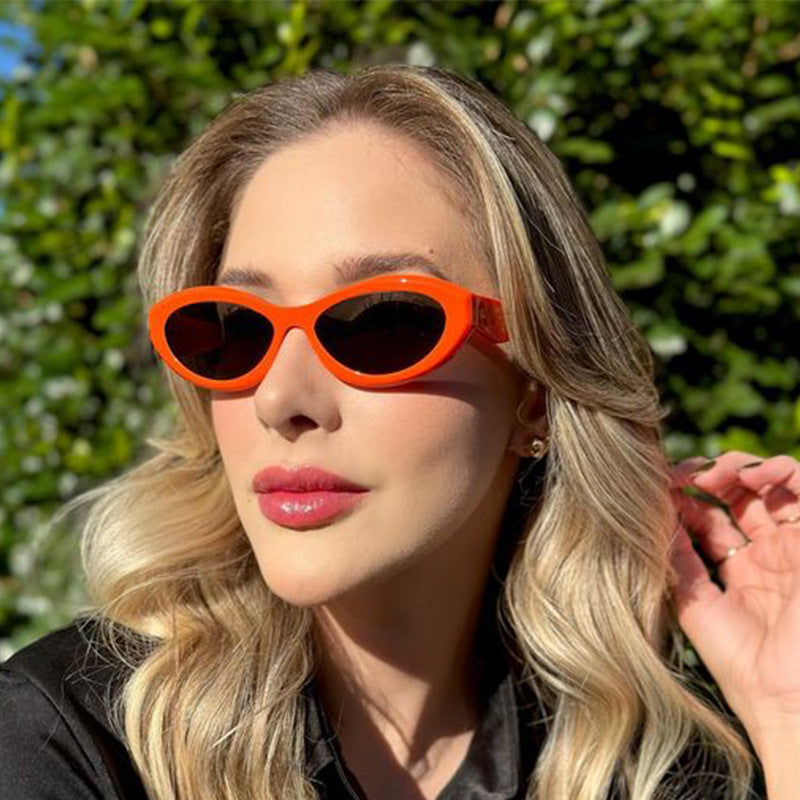 Ladies Elegant Cat-Eye Sunglasses with Protective UV Filter Bowlift