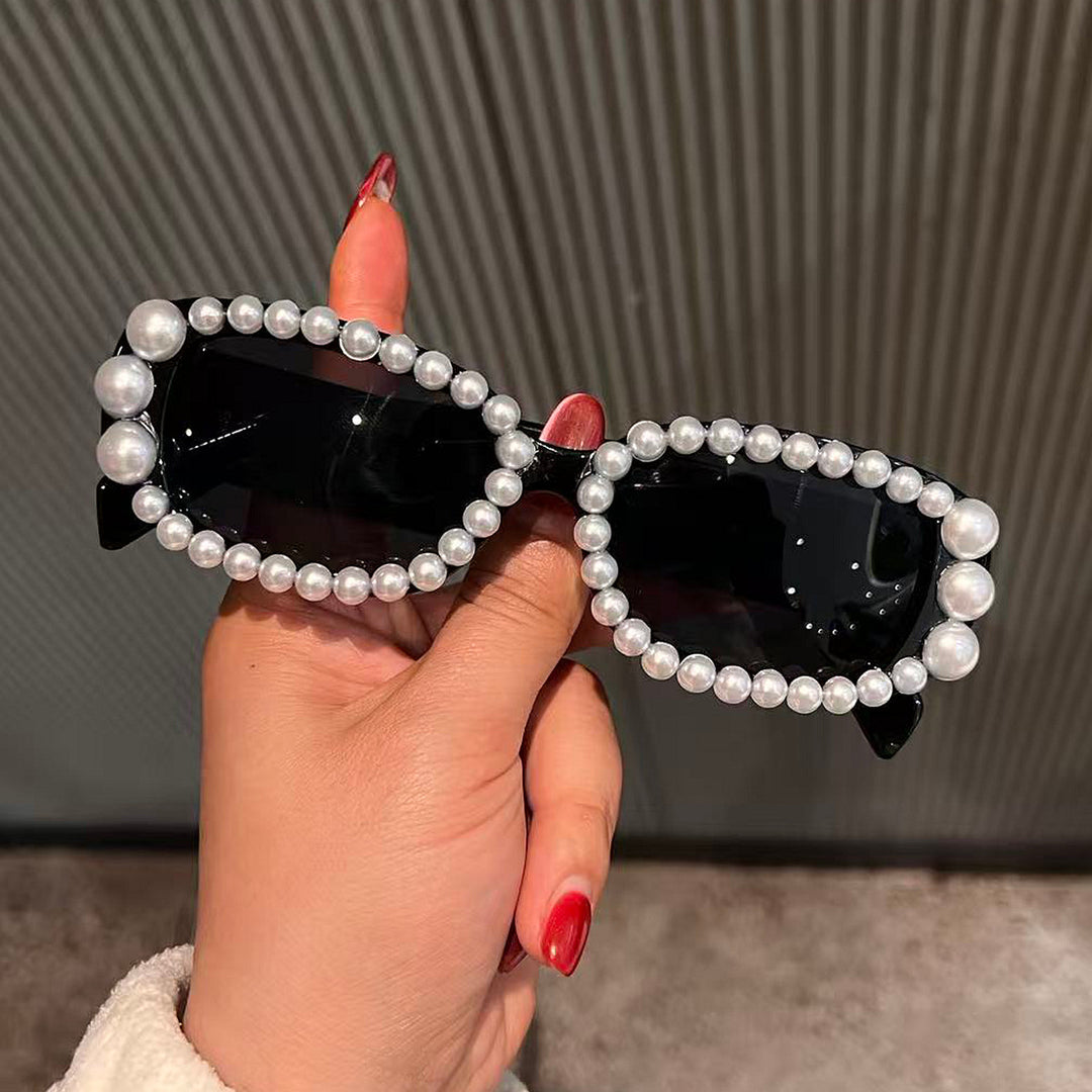 Ladies fashionable sunglasses with luxurious pearl frame Bowlift