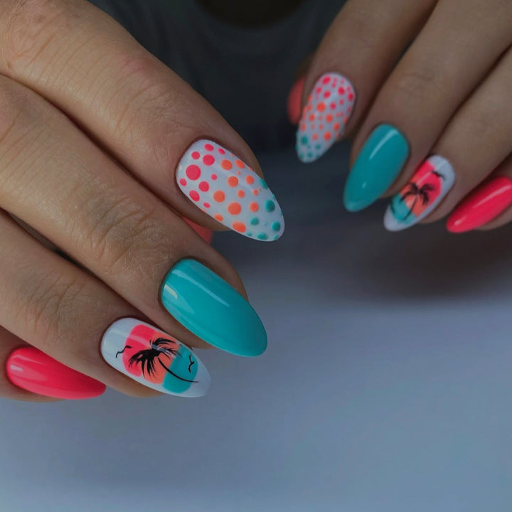 Artificial nails with Lively Tropical motif Bowlift