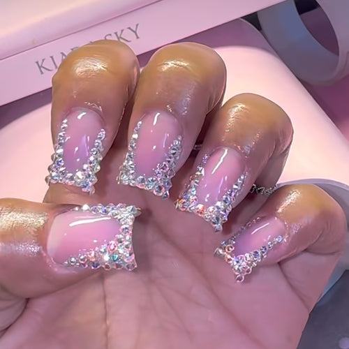 Rhinestone-Embellished Press-On Nails Bowlift