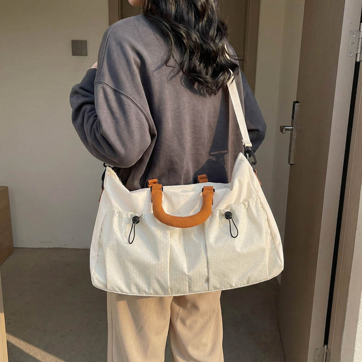 Shopping bag in urban design with versatile compartments Bowlift
