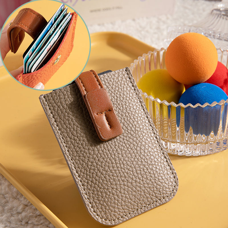 Minimalist RFID-Blocking Leather Card Holder Bowlift