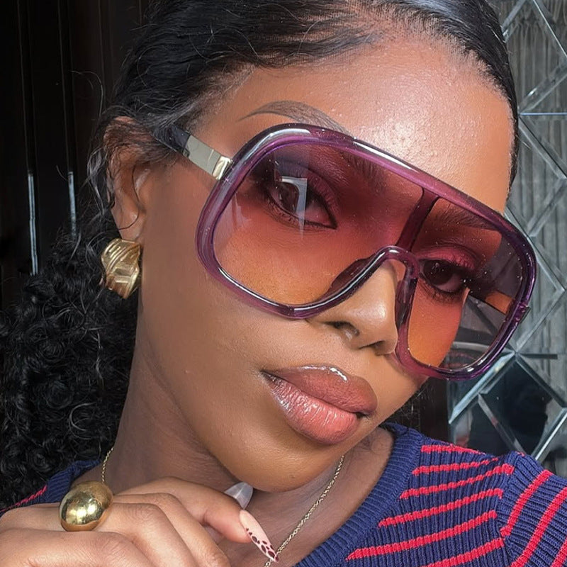 Women's oversized sunglasses in elegant retro design Bowlift