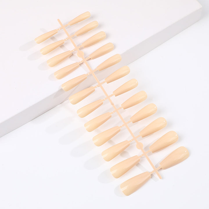 Artificial nails in classic design Bowlift