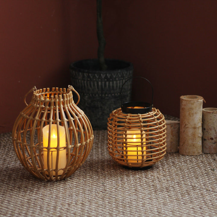 Decorative lantern made of braided rattan Bowlift