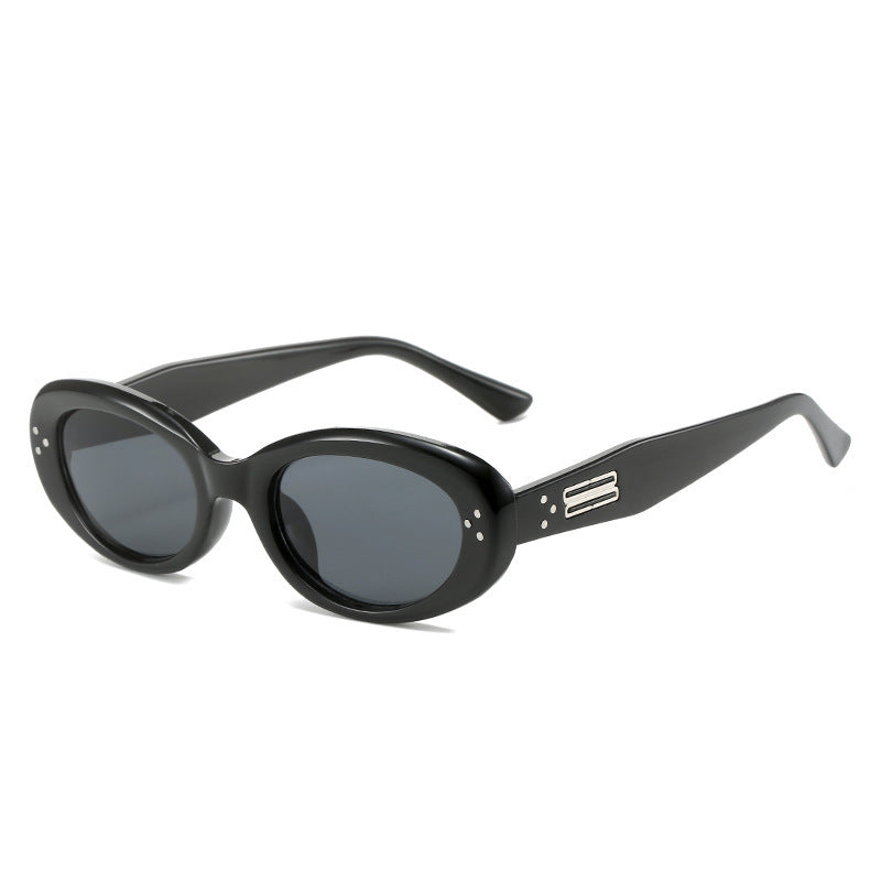 Retro-Inspired Oval Sunglasses Bowlift