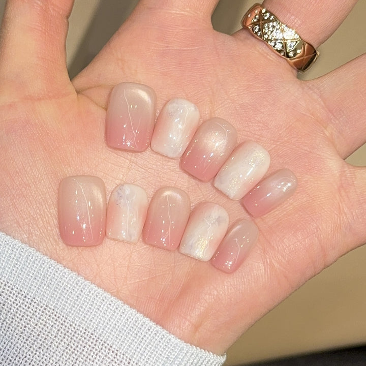 Artificial nails with elegant gradient colors and holographic accents Bowlift