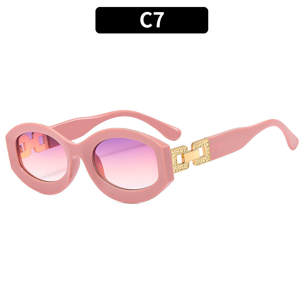 Oversized Cat-Eye Sunglasses with Elegant Gold Accents