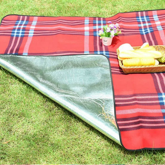 Women's Outdoor Picnic Blanket with Insulating Layer Bowlift