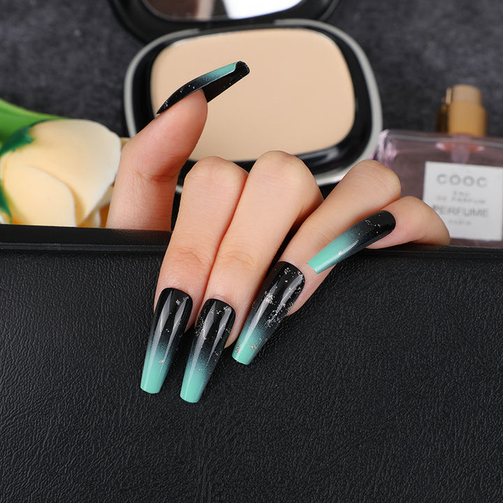 Elegant artificial nails with gold accents Bowlift