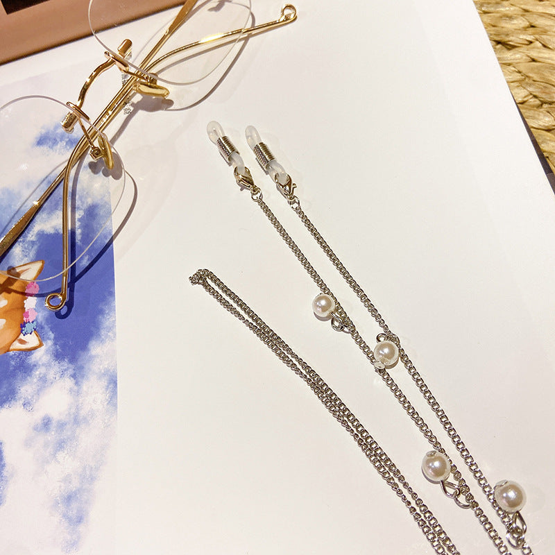 Fashionable glasses holder chain with pearl pendants Bowlift