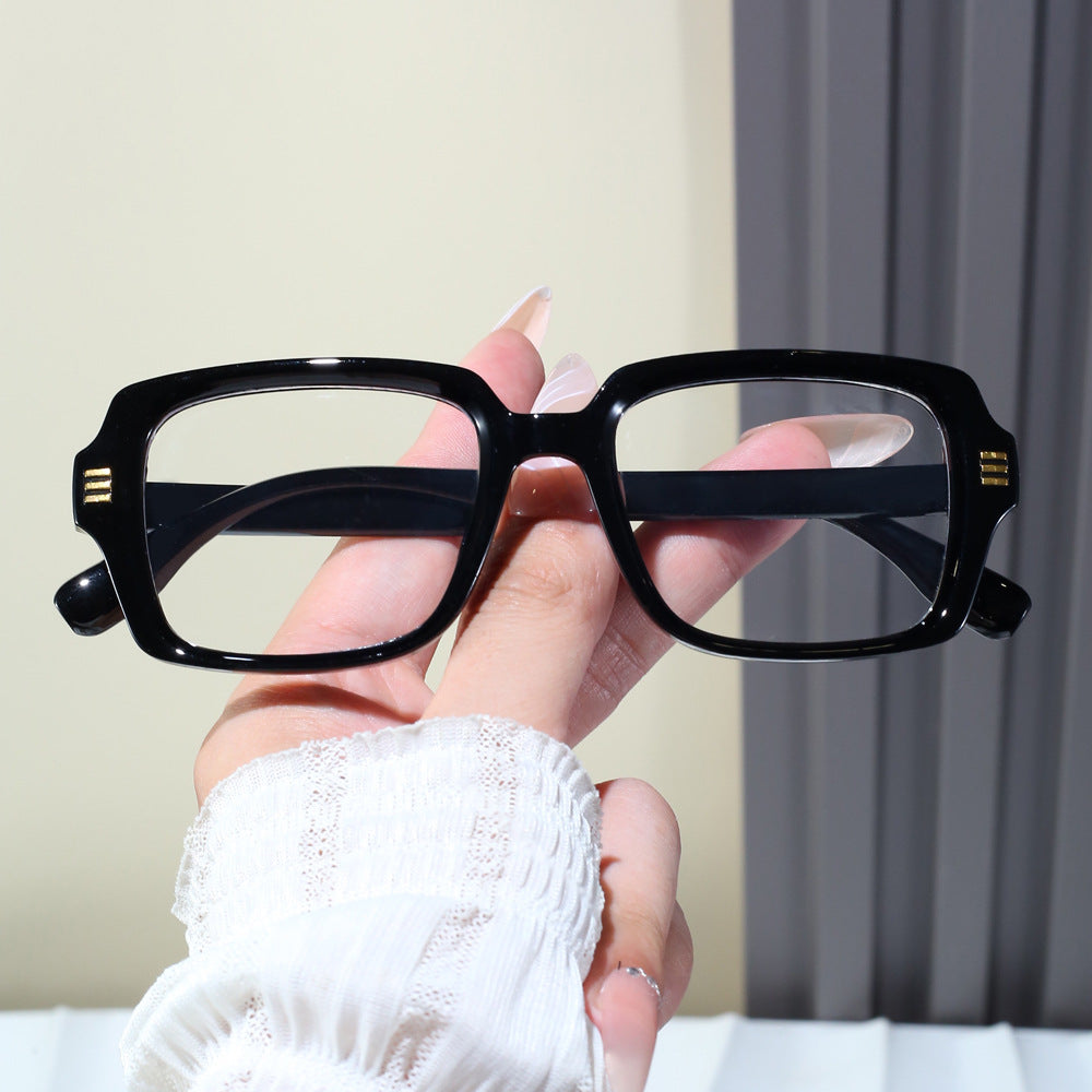 Ladies Fashion Glasses in Modern Square Design Bowlift