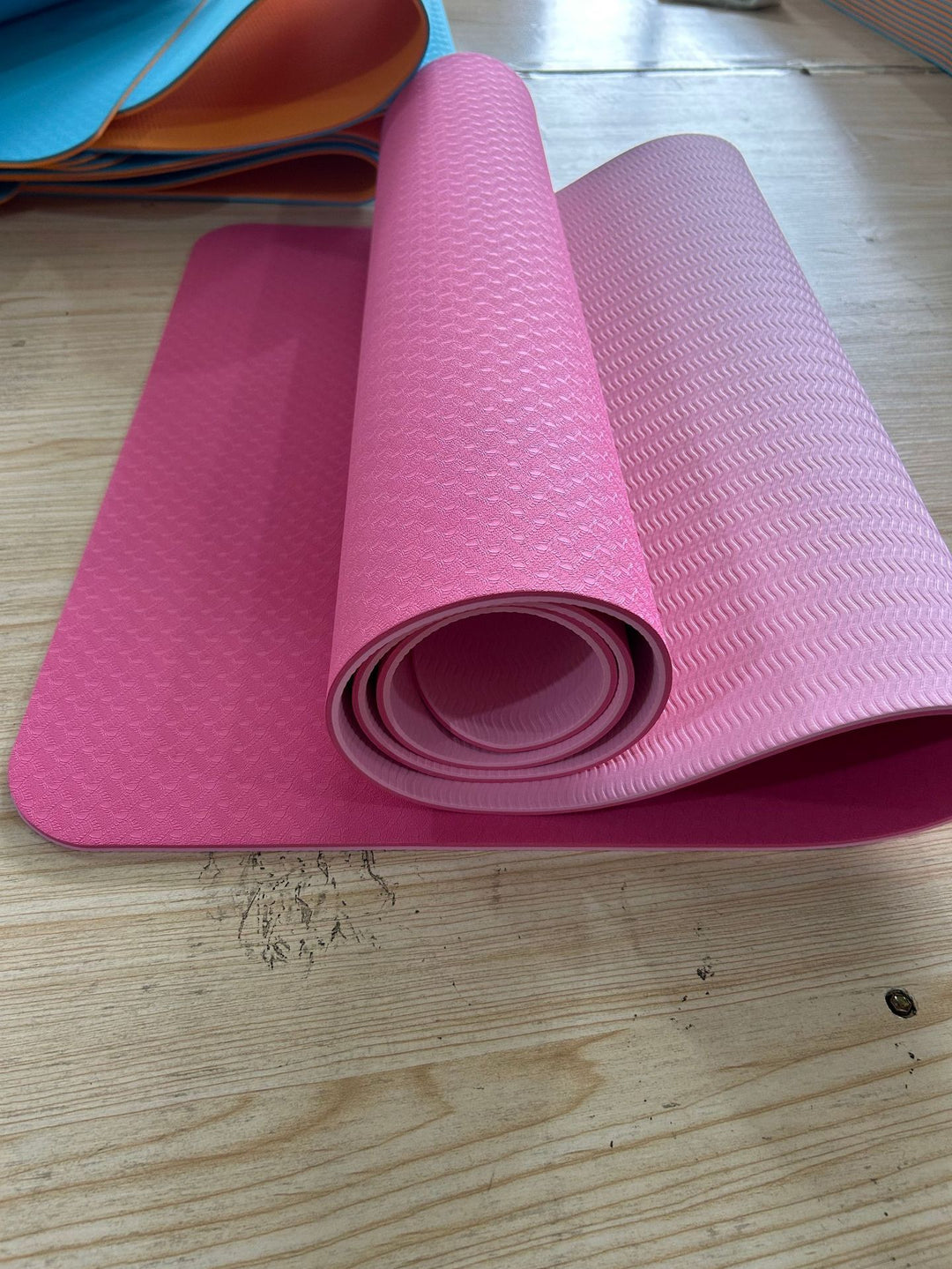 Non-slip fitness yoga mat with double cushioning Bowlift