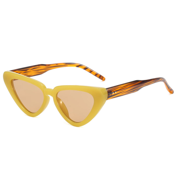 Ladies stylish Cat-Eye sunglasses with striking design Bowlift