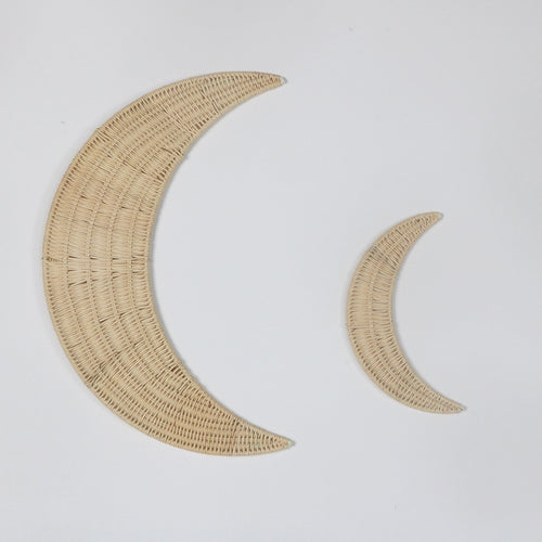 Wall decoration made of handwoven rattan in moon design Bowlift