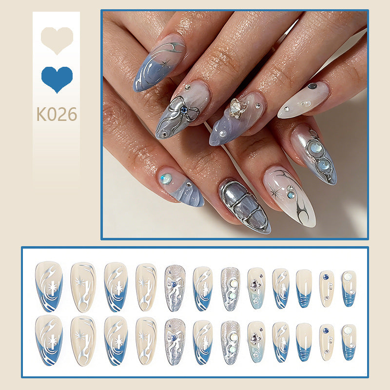 Artful 3D Nail Tips with Delicate Design Bowlift