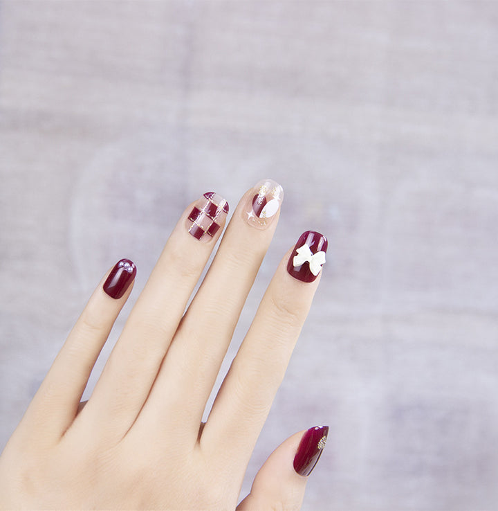 Elegant Nail Art with Gloss Finish Bowlift