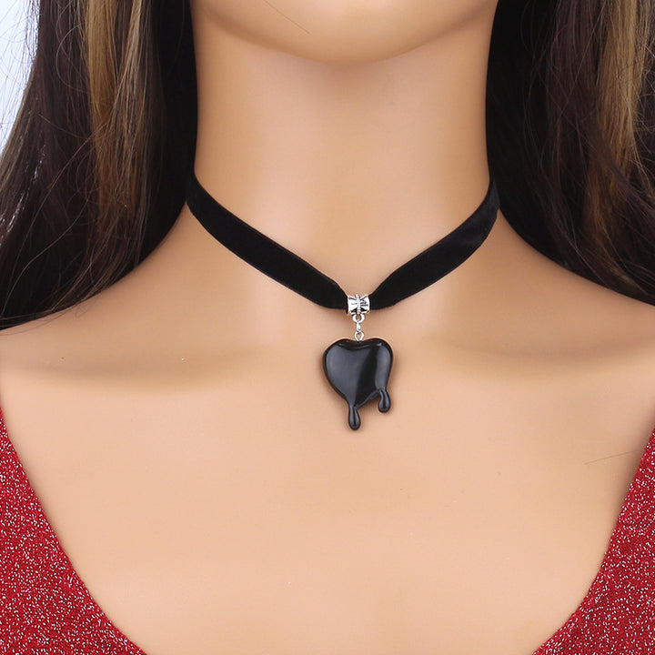 Velvet Choker Necklace with Dripping Heart Pendant Bowlift