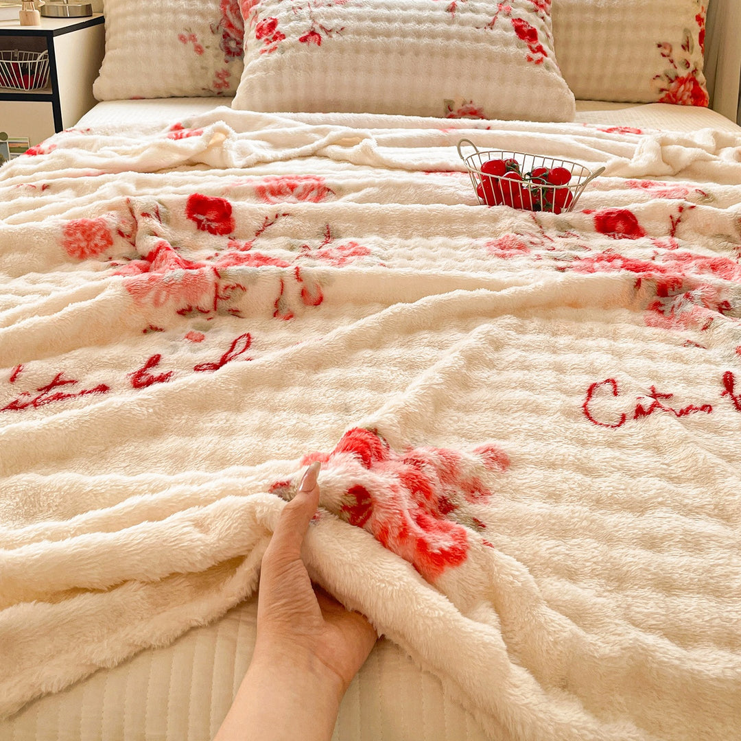 Cozy Floral Patterned Blanket