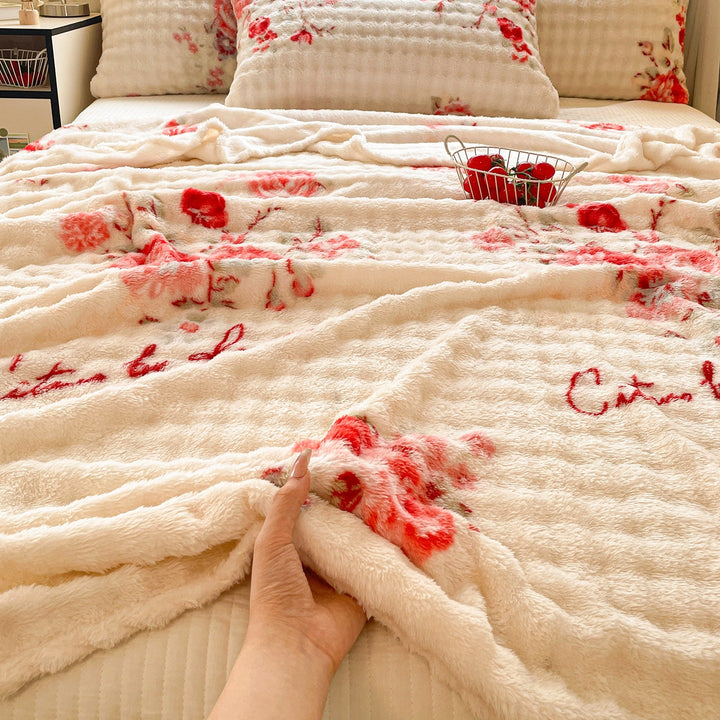 Cozy Floral Patterned Blanket