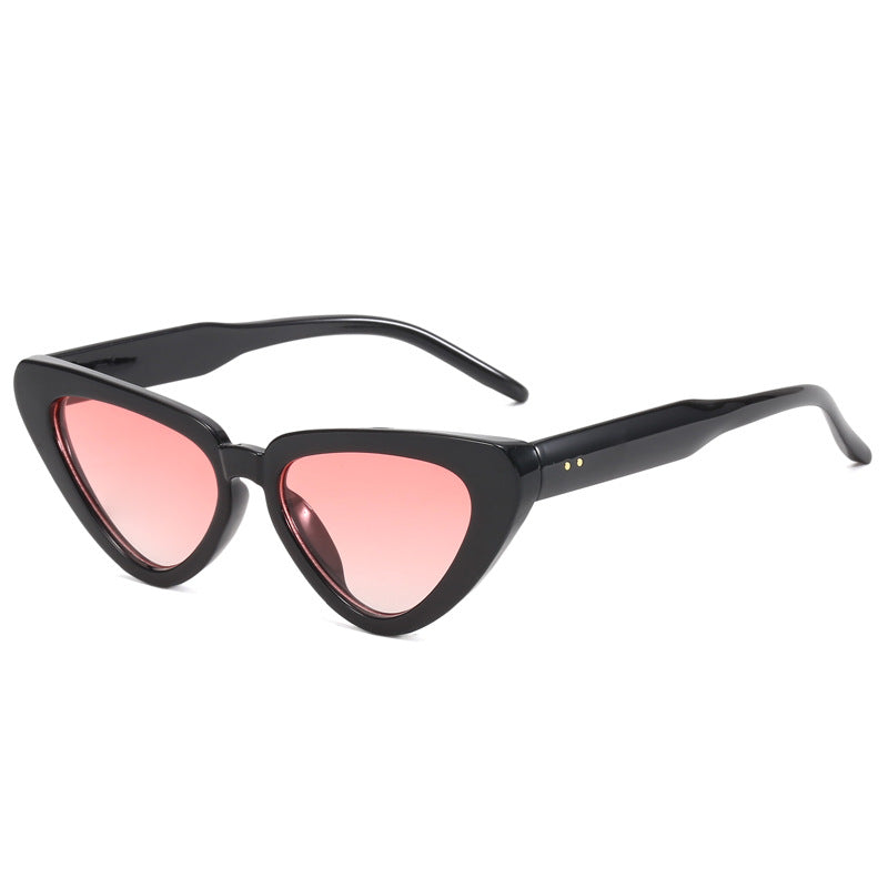 Ladies stylish Cat-Eye sunglasses with striking design Bowlift