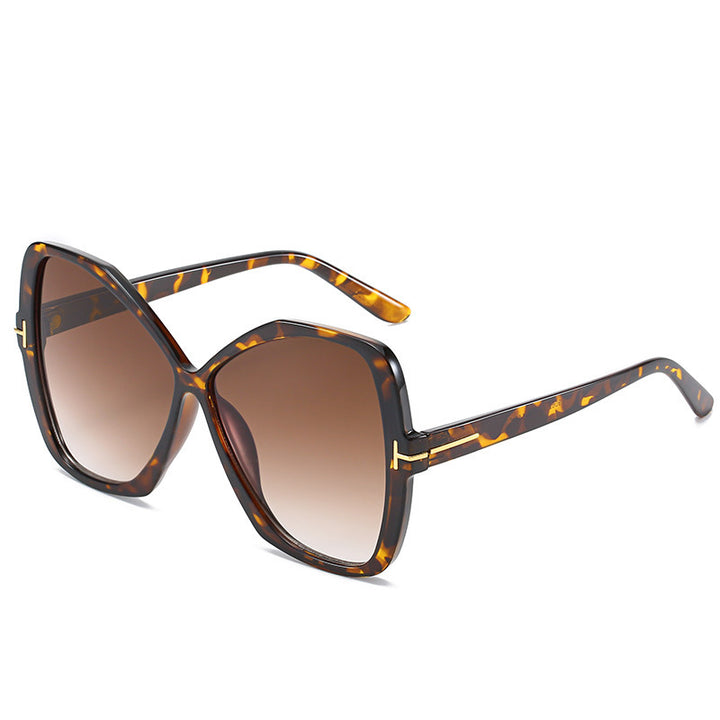 Fashionably Oversized Geometric Sunglasses Bowlift