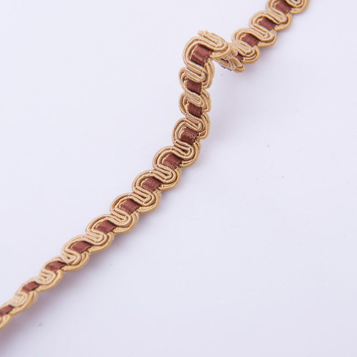 Decorative embroidery Bowlift