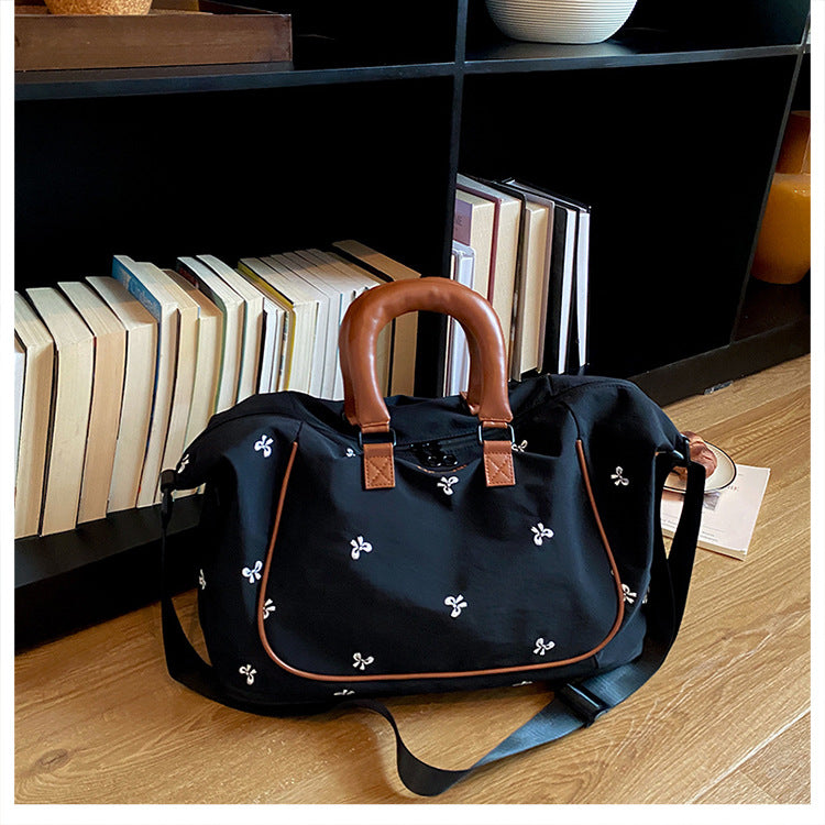 Sporty Shoulder Bag Bowlift