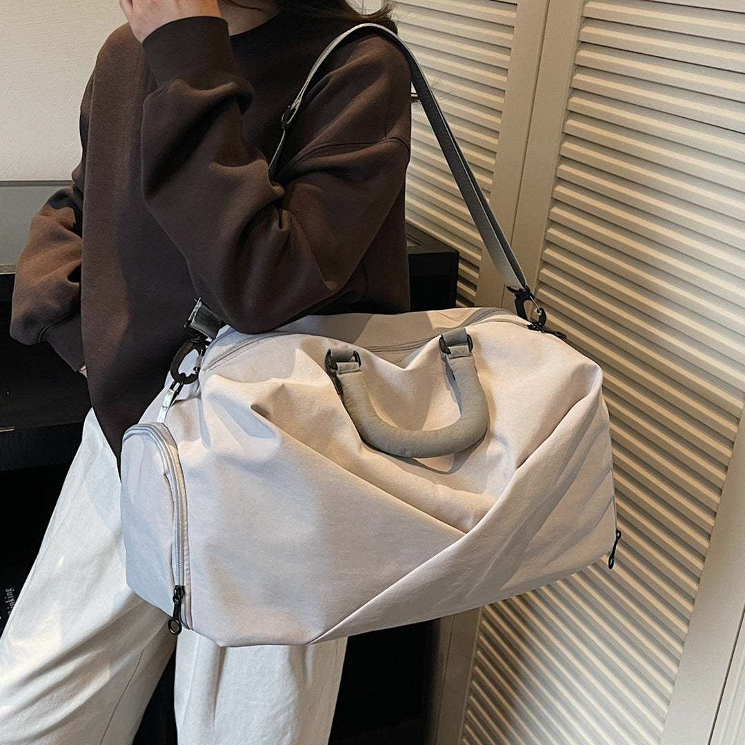 Sleek Minimalist Travel Duffel Bowlift