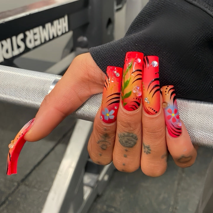Artfully Designed Floral Press-On Nails Bowlift