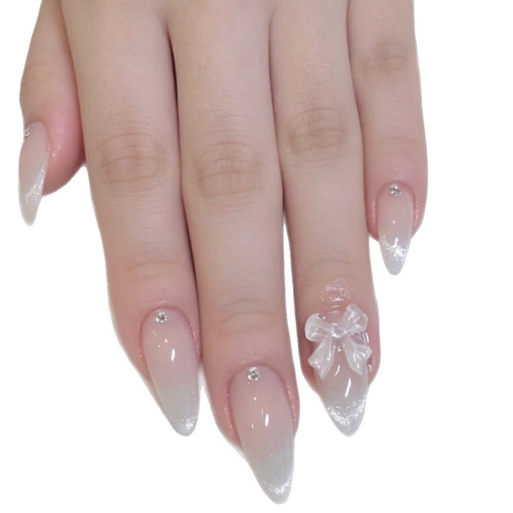 Artificial nails with elegant tip decoration Bowlift
