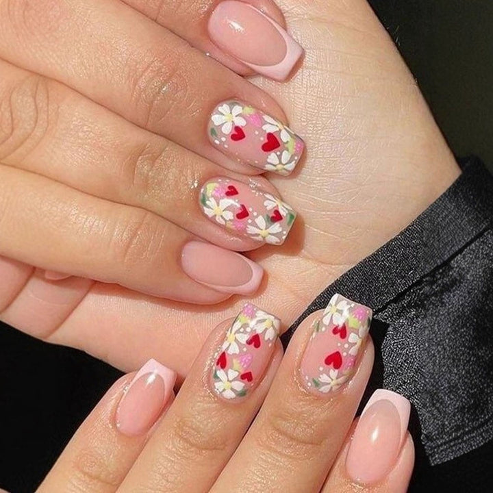 Artificial nails with Romantic Heart Design Bowlift