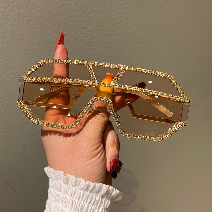 Ladies extravagant fashion glasses Bowlift