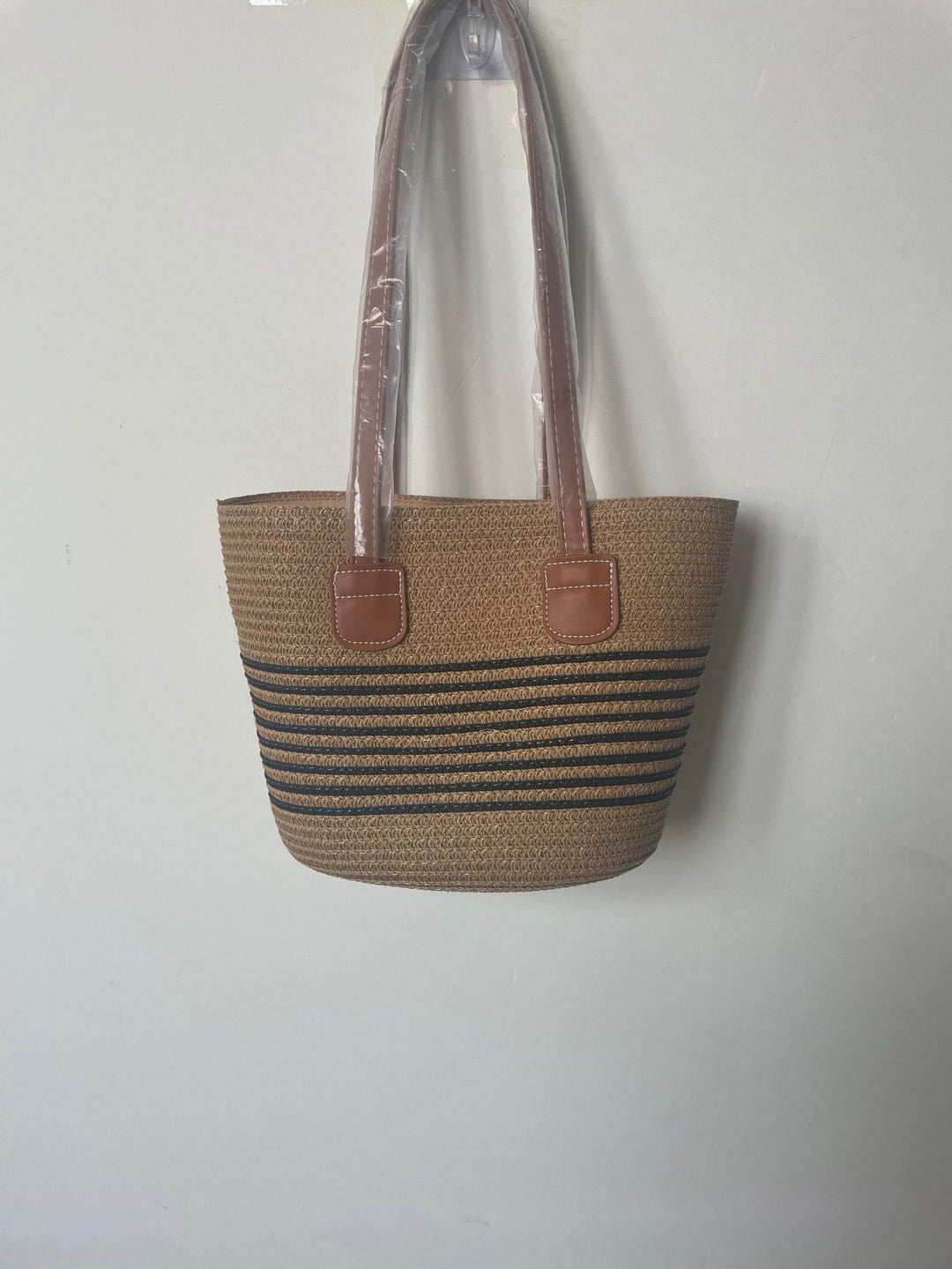Shopping bag made of high-quality woven material Bowlift