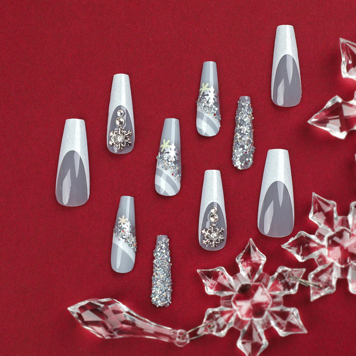 Elegant Artificial Nails with Glitter and Snow Design Bowlift