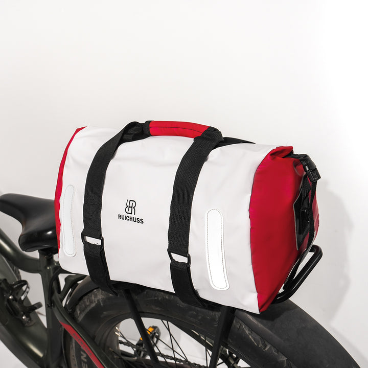 Sporty Fitness Duffel Bag With Reflective Accents Bowlift