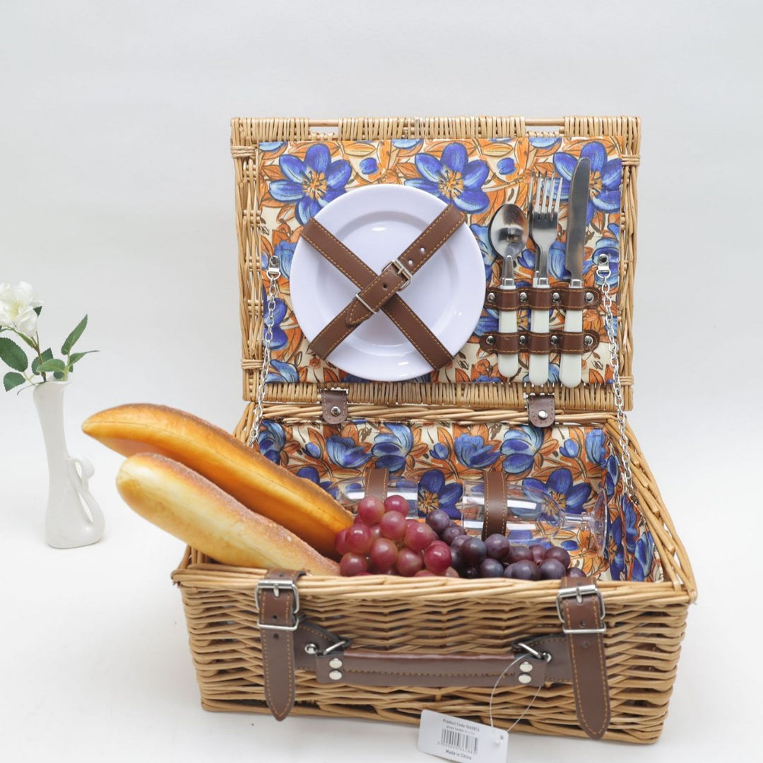 Ladies picnic basket with extensive equipment options and stylish interior lining Bowlift