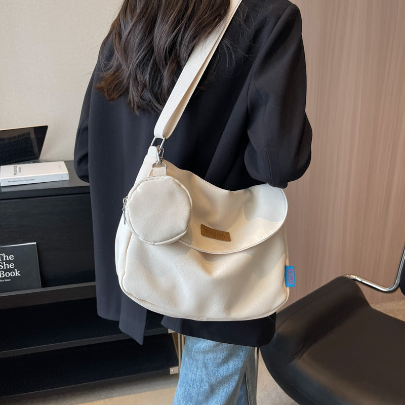 Everyday-friendly shoulder bag Bowlift