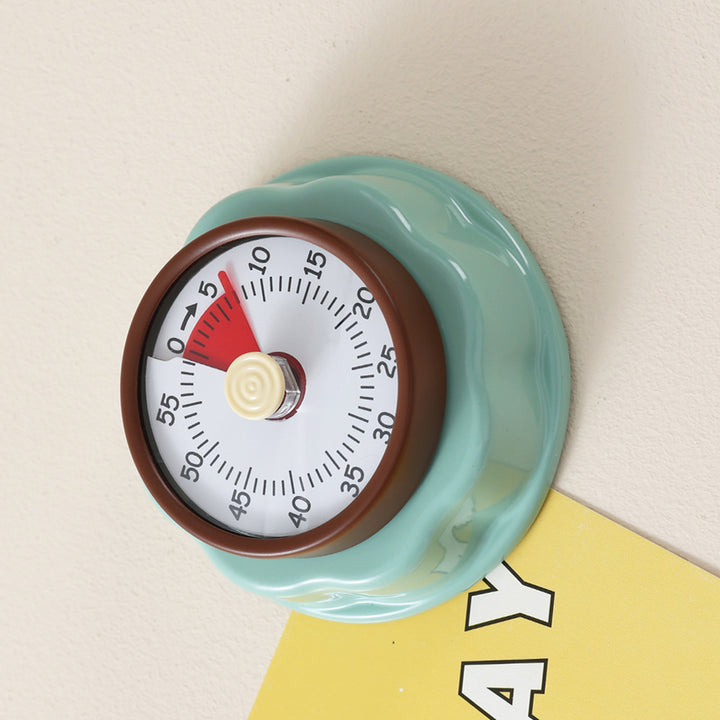 Kitchen Clock in Retro Design Bowlift