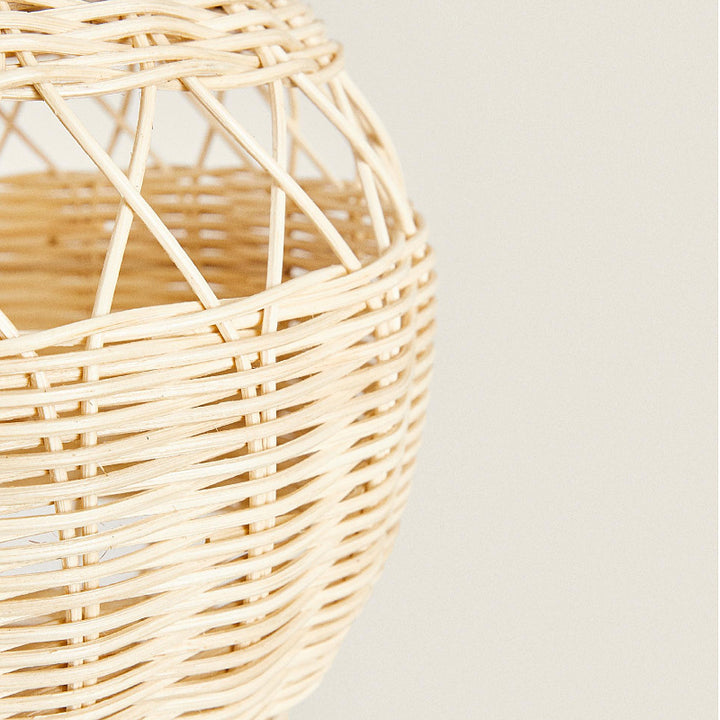 Decorative basket in the shape of a hot air balloon Bowlift