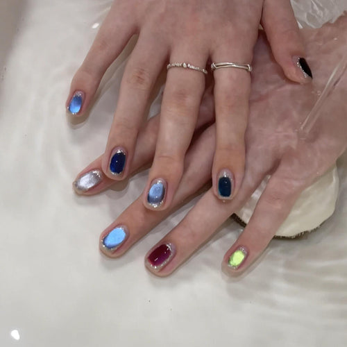 Artificial nails with holographic effect Bowlift