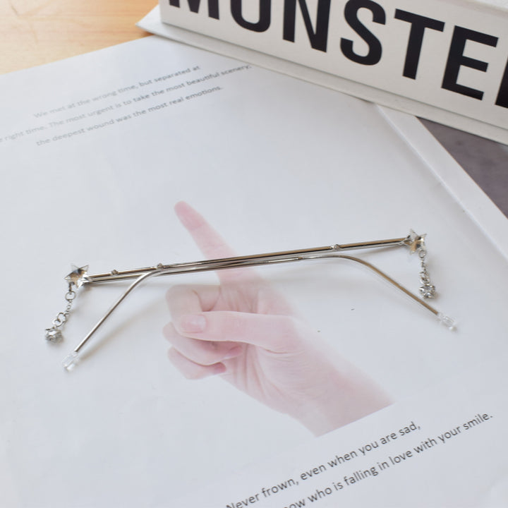 Star-Embellished Eyewear Chain Bowlift