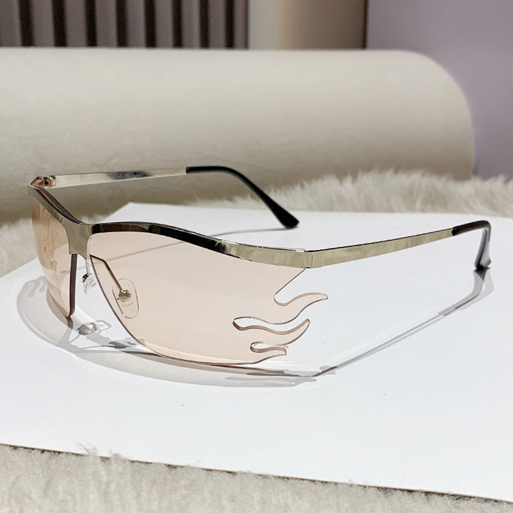 Women futuristic sunglasses with distinctive design Bowlift