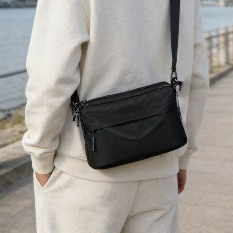 Practical Shoulder Bag With Water-Repellent Material Bowlift