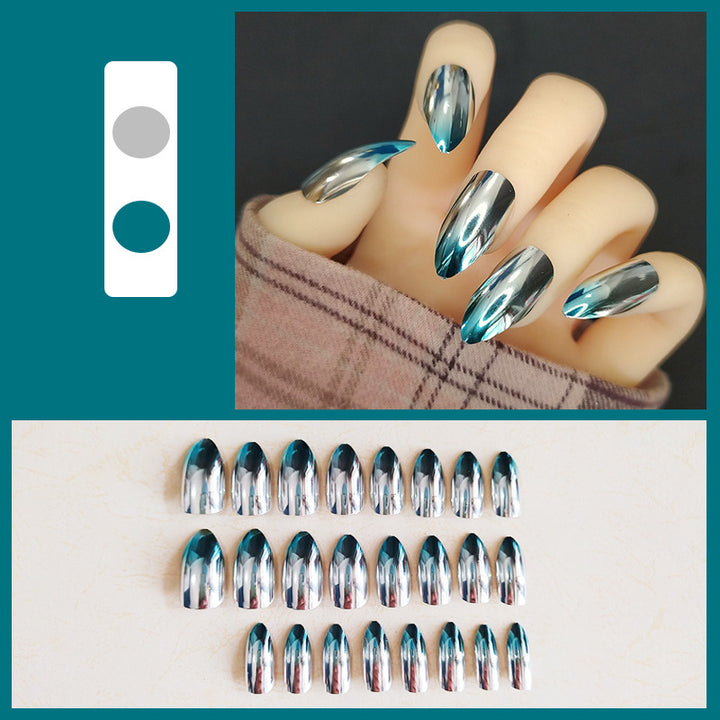 Creative artificial nails in modern gradient design Bowlift